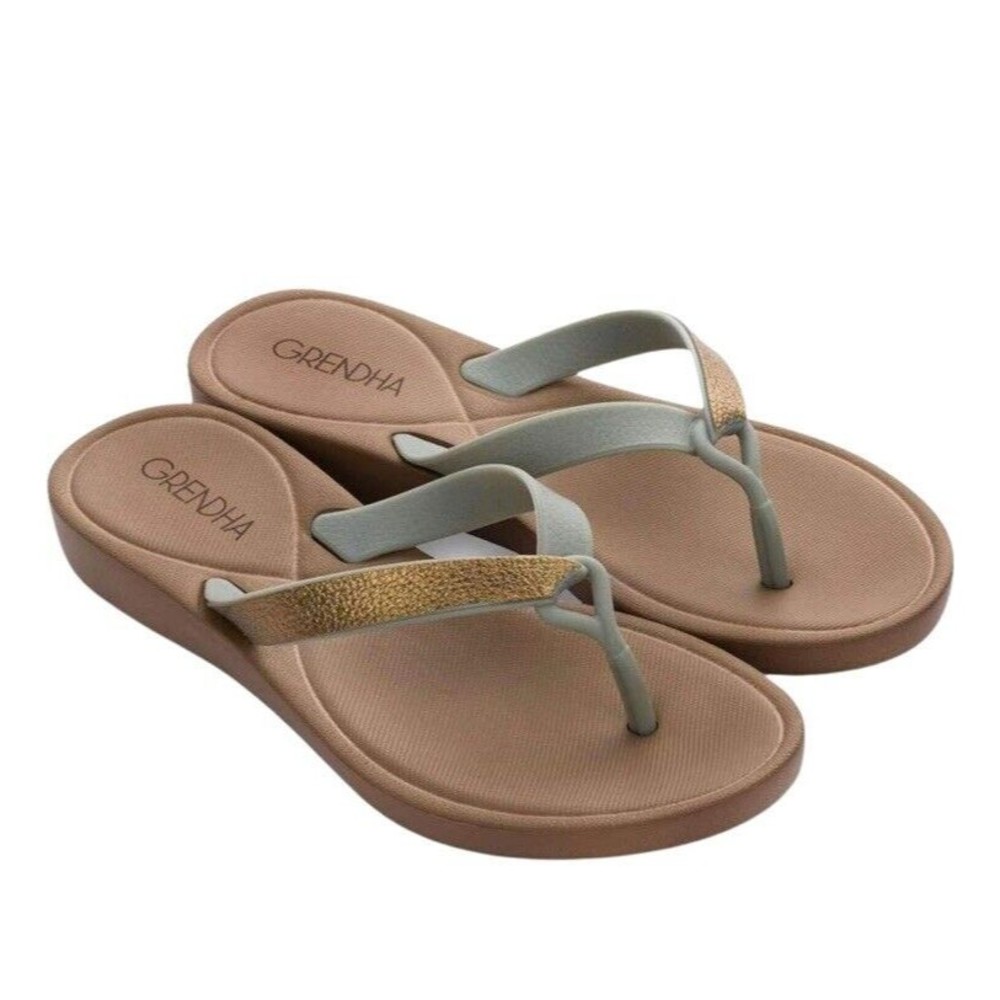 Grendha Women’s Flip Flops Slide Wedge Low Heel Thong Sandals Slippers. Size 9.